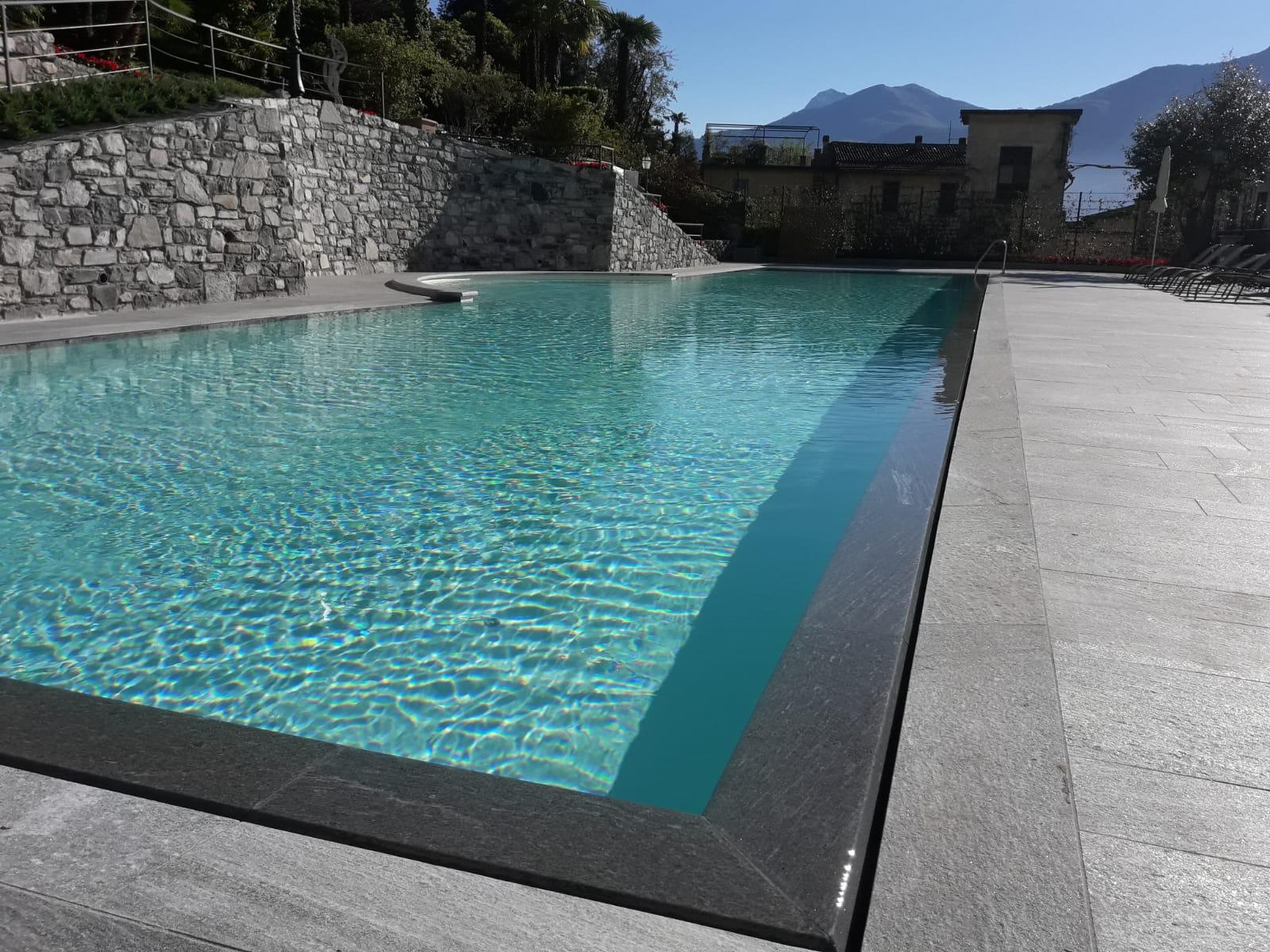 Terrasse piscine pierre naturelle