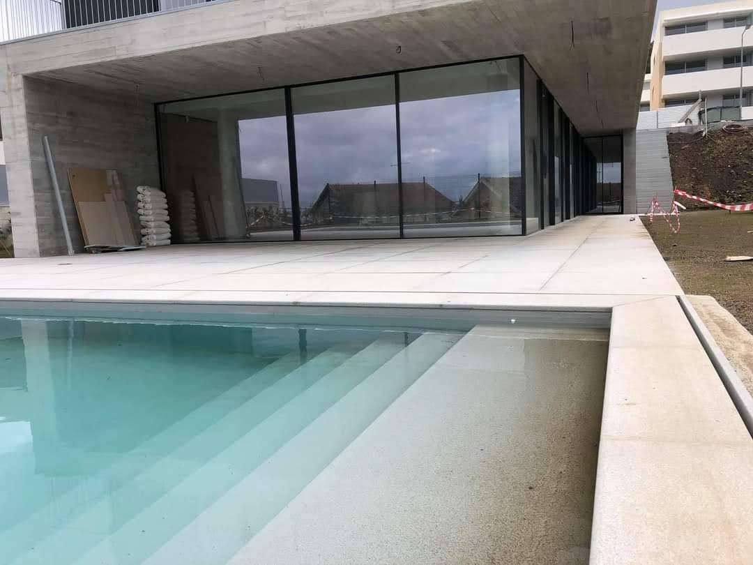 Maison béton piscine contemporaine
